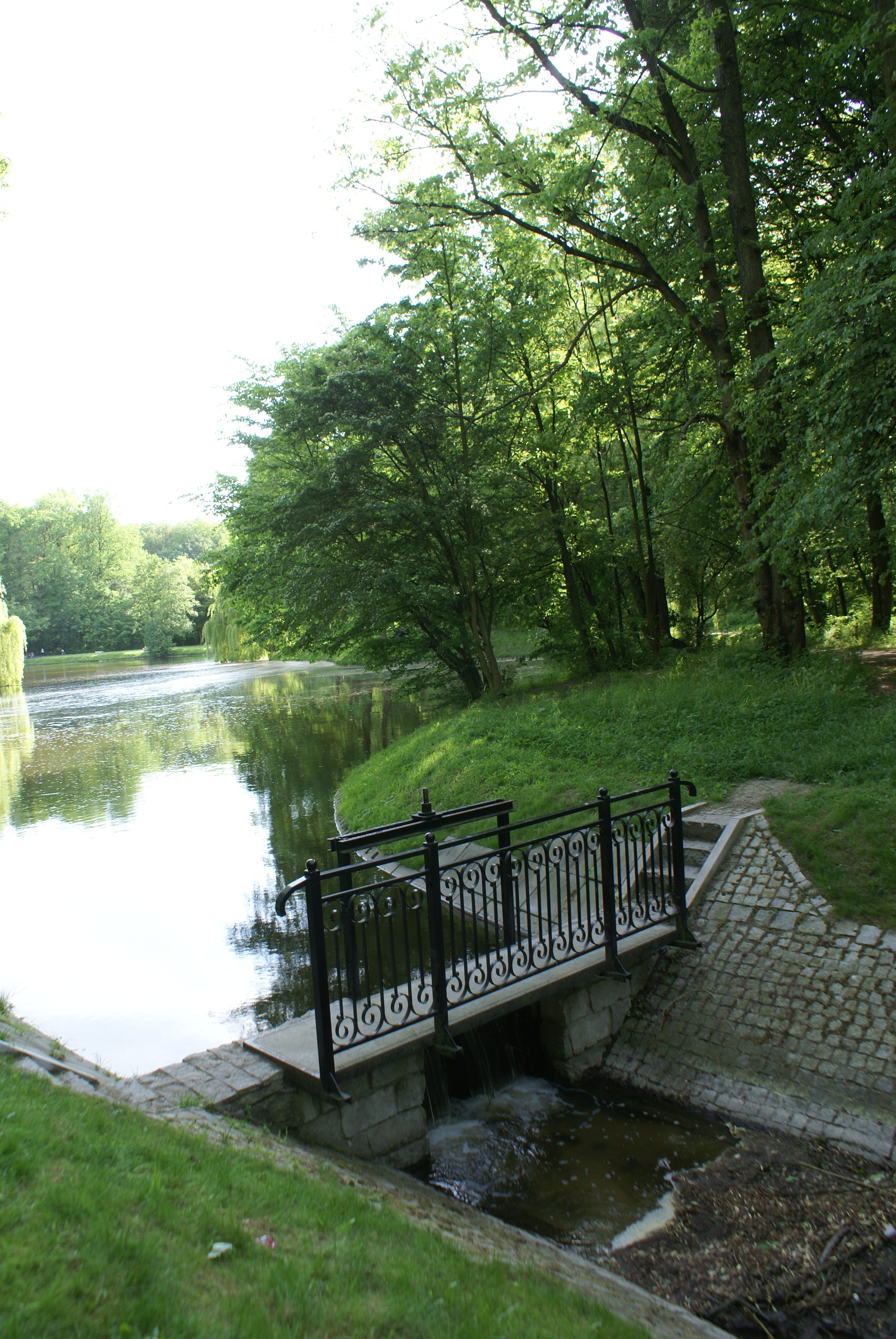 Park WolnoĹci w Brzegu im. J.Peppela